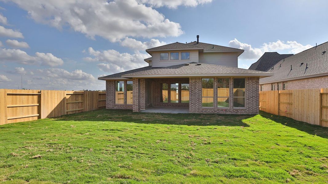 Exterior details and patio area of a home in Everly 50', Hockley (Image 3).