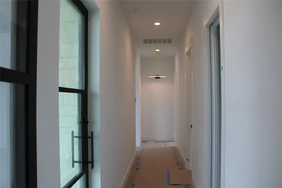 Spacious, unfurnished interior of a new home in , Horseshoe Bay (Image 16). Spacious, unfurnished interior of a new home in , Horseshoe Bay (Image 16).