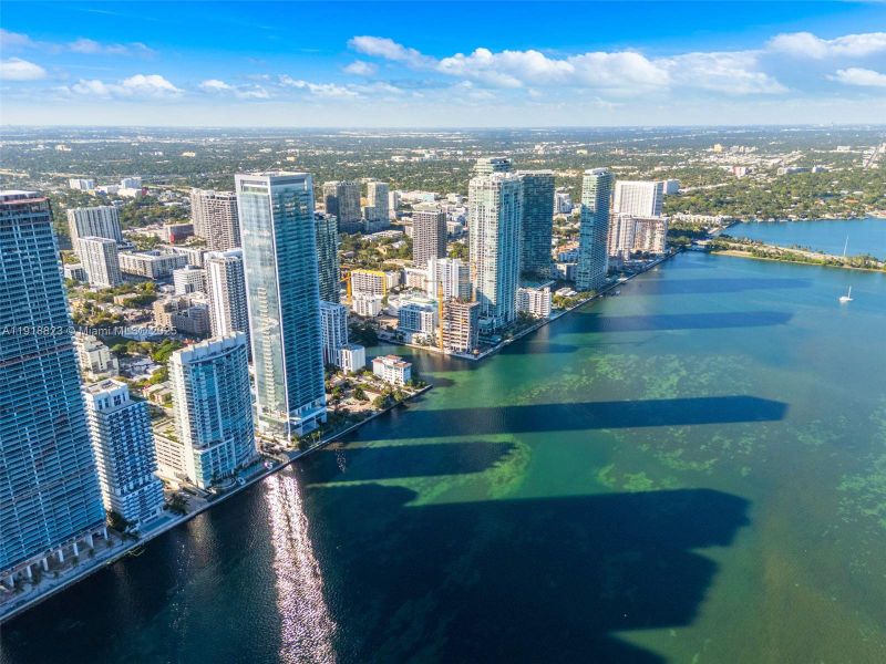 Condo located in Miami, FL showcasing its design and architecture (Image 4). Condo located in Miami, FL showcasing its design and architecture (Image 4).