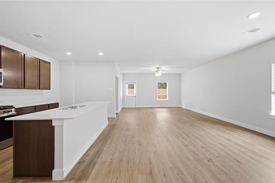 Spacious, unfurnished interior of a new home in Cypress Green, Hockley (Image 15). Spacious, unfurnished interior of a new home in Cypress Green, Hockley (Image 15).