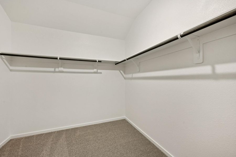 Spacious, unfurnished interior of a new home in , Conroe (Image 26).