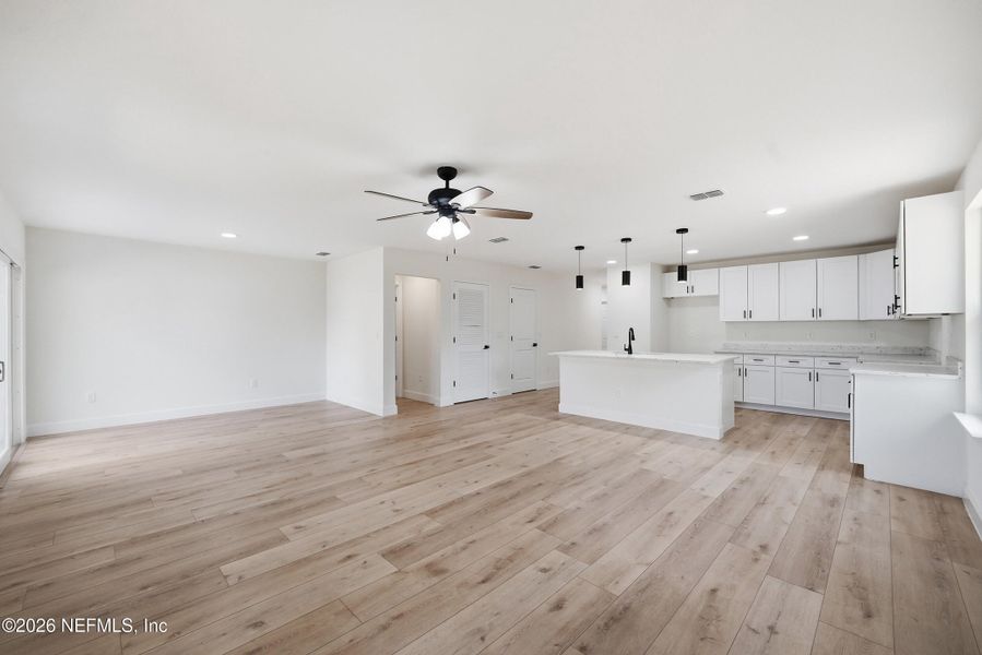 Spacious, unfurnished interior of a new home in , Jacksonville (Image 18).
