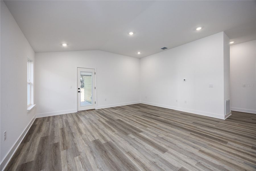 Spacious, unfurnished interior of a new home in Country Way South, Newberry (Image 15).