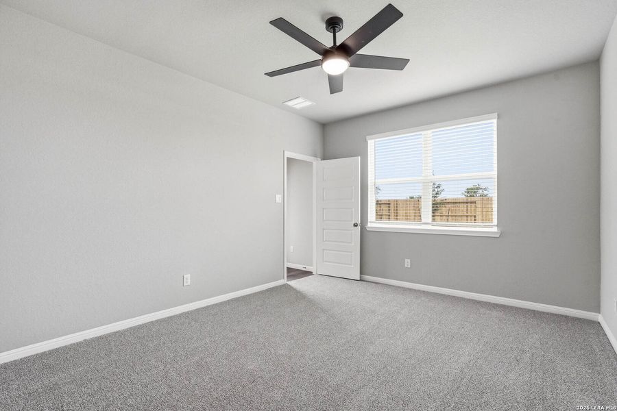 Spacious, unfurnished interior of a new home in Timber Creek, San Antonio (Image 24).