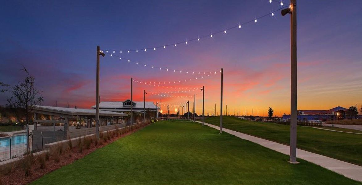 Community amenities in , Manvel (Image 11).
