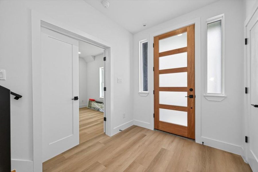 Spacious, unfurnished interior of a new home in , Houston (Image 21).
