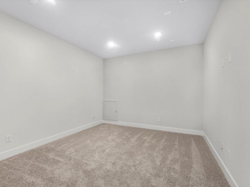 Spacious, unfurnished interior of a new home in Trillium 50′, Richmond (Image 15).