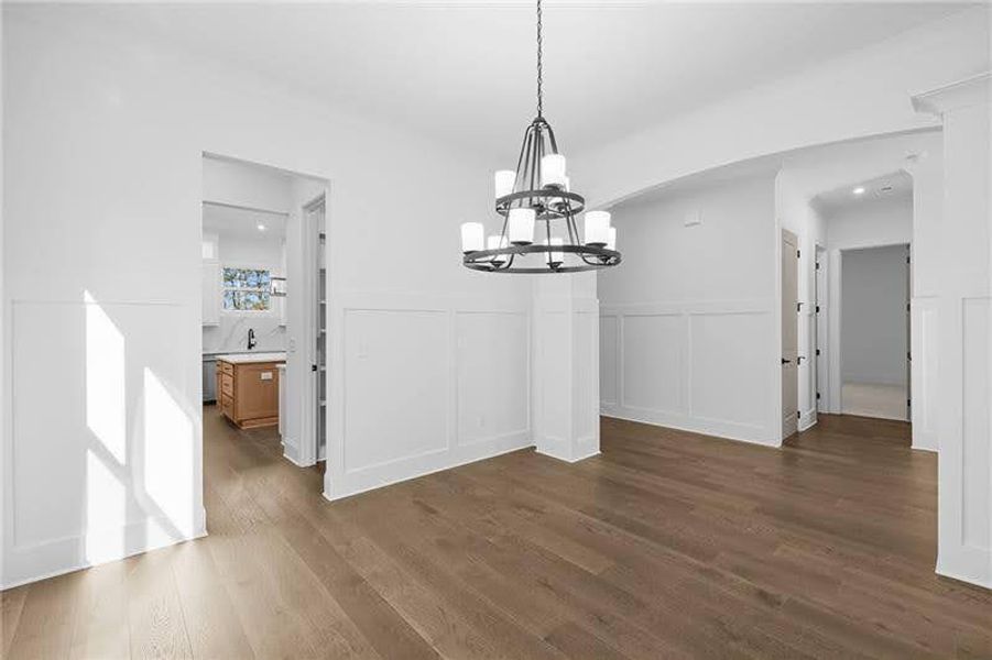 Spacious, unfurnished interior of a new home in Livingstone Park, Kennesaw (Image 15).