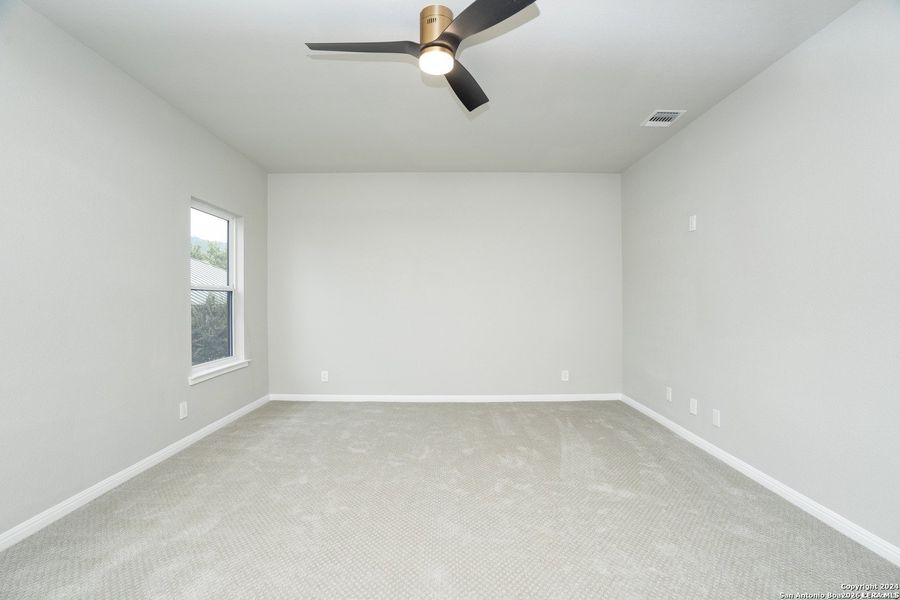 Spacious, unfurnished interior of a new home in , San Antonio (Image 21).