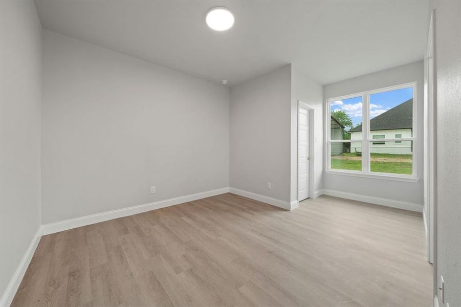 Spacious, unfurnished interior of a new home in , Greenville (Image 30).