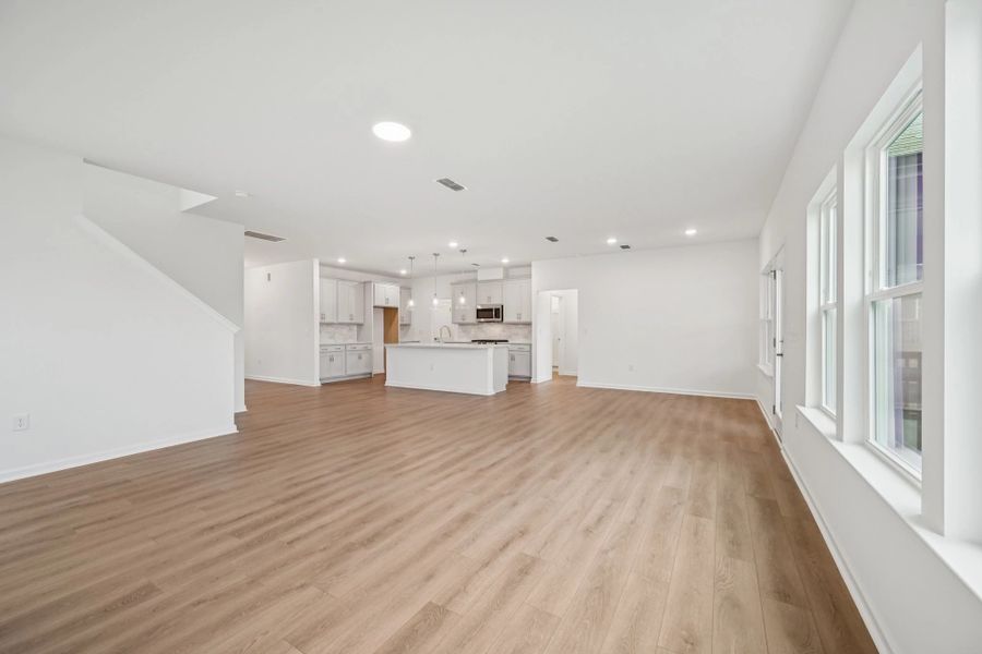 Representative images and renderings are for illustrative purposes. Actual structural options and design finishes of home may vary.
