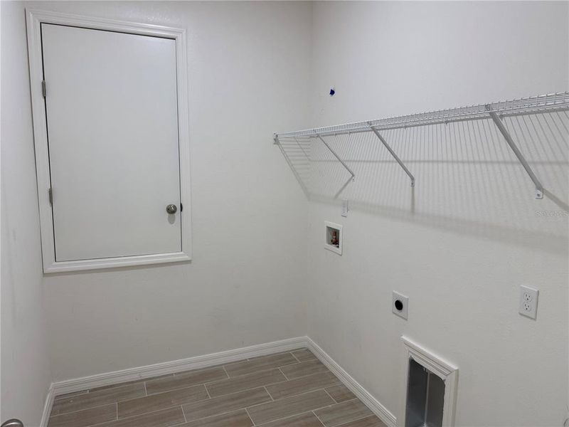 Spacious, unfurnished interior of a new home in Port Charlotte, Port Charlotte (Image 19).