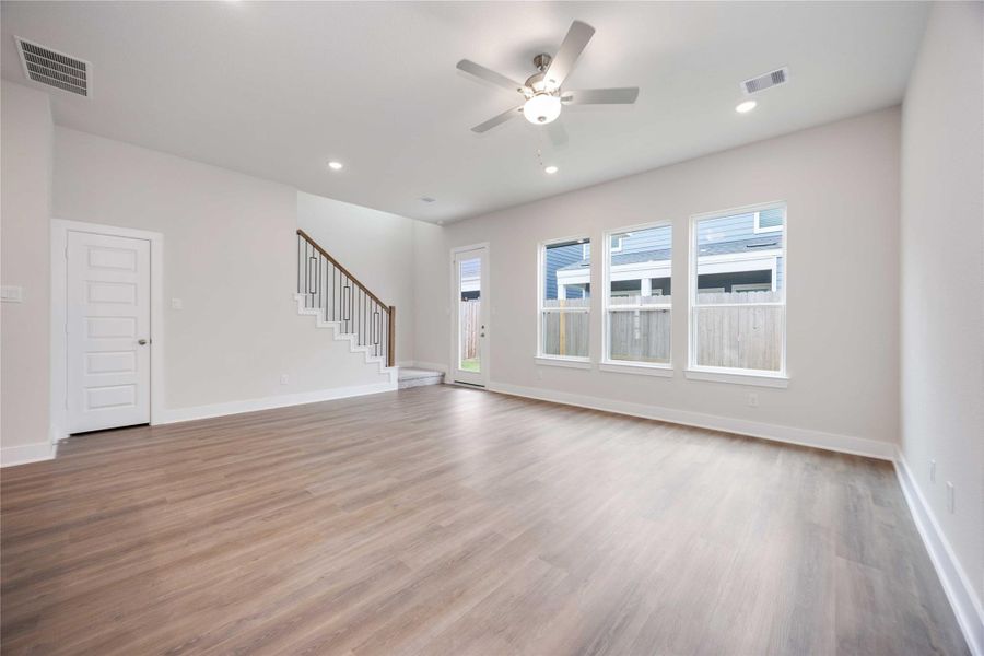 Spacious, unfurnished interior of a new home in Alicante, Houston (Image 19). Spacious, unfurnished interior of a new home in Alicante, Houston (Image 19).