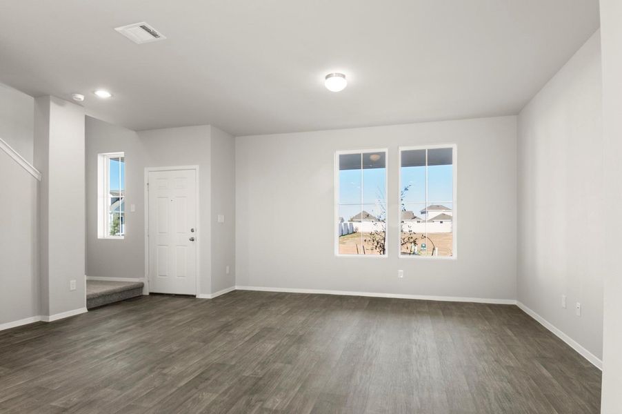 Spacious, unfurnished interior of a new home in Harvest Ridge, Elgin (Image 16).