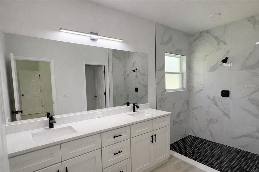 Furnished interior view inside a new home in , Dunnellon (Image 5).