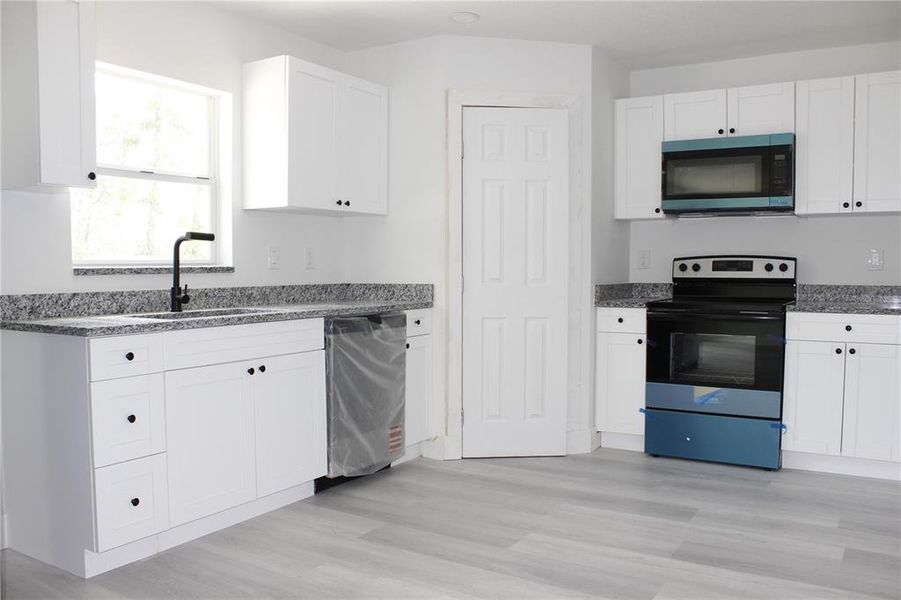 Furnished interior view inside a new home in , Spring Hill (Image 8).