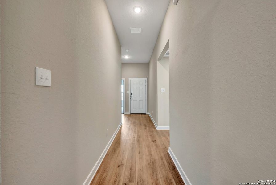 Spacious, unfurnished interior of a new home in Mesquite Ridge, San Antonio (Image 30). Spacious, unfurnished interior of a new home in Mesquite Ridge, San Antonio (Image 30).