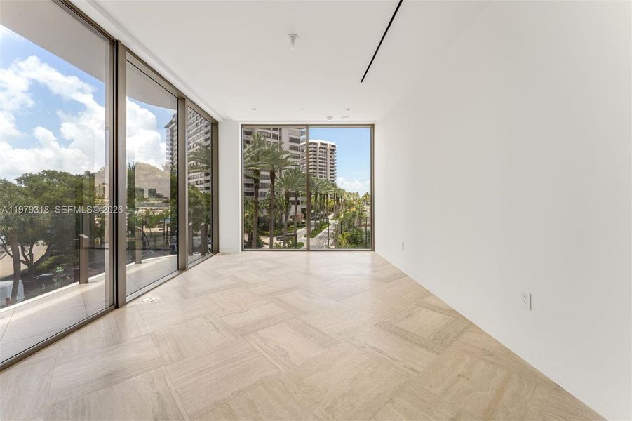 Spacious, unfurnished interior of a new home in , Miami (Image 10).