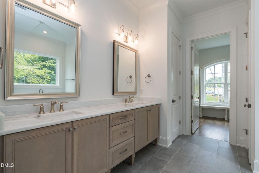 018-1920x1080-primary-bathroom 018-1920x1080-primary-bathroom