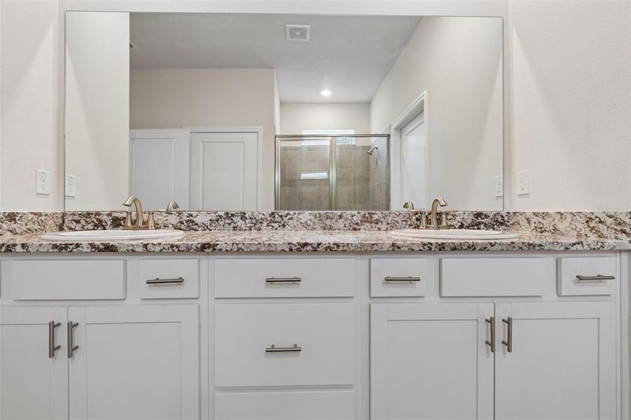 Furnished interior view inside a new home in Star Farms at Lakewood Ranch, Bradenton (Image 61).
