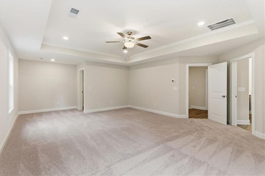 Spacious, unfurnished interior of a new home in , Dallas (Image 16).