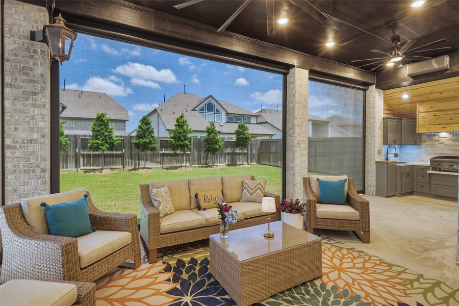 Exterior details and patio area of a home in , Brookshire (Image 28).