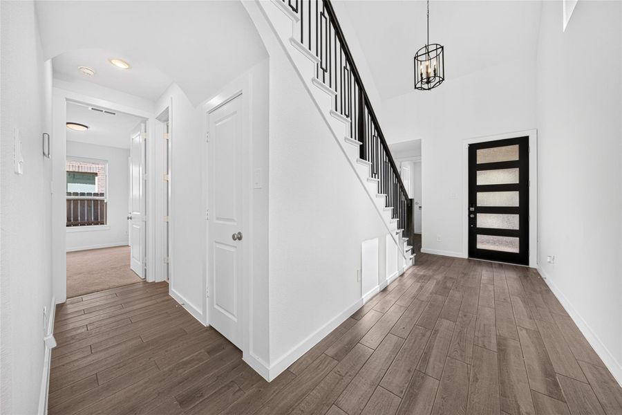 Spacious, unfurnished interior of a new home in Cross Creek Ranch: 40ft. lots, Fulshear (Image 37). Spacious, unfurnished interior of a new home in Cross Creek Ranch: 40ft. lots, Fulshear (Image 37).