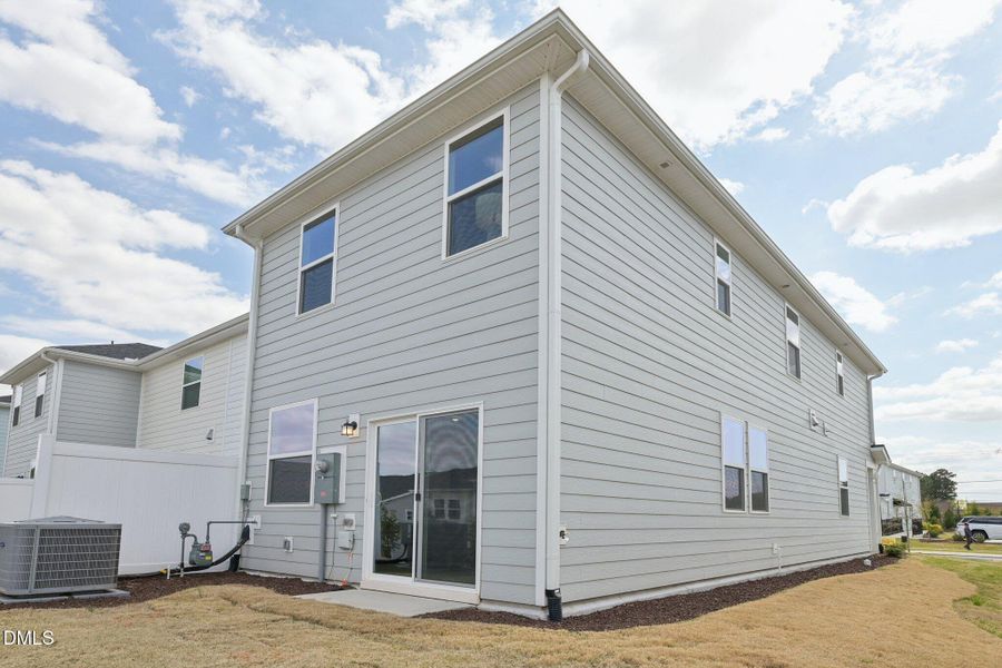 30-web-or-mls-2009 Oakdale Dr-S3103-030