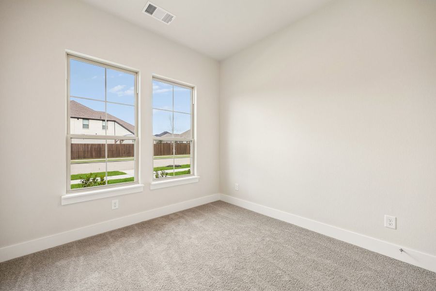 Spacious, unfurnished interior of a new home in Dove Hollow, Waxahachie (Image 33). Spacious, unfurnished interior of a new home in Dove Hollow, Waxahachie (Image 33).