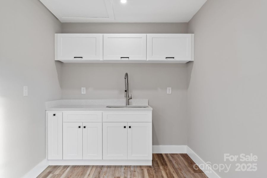 Image 36 of a home in .