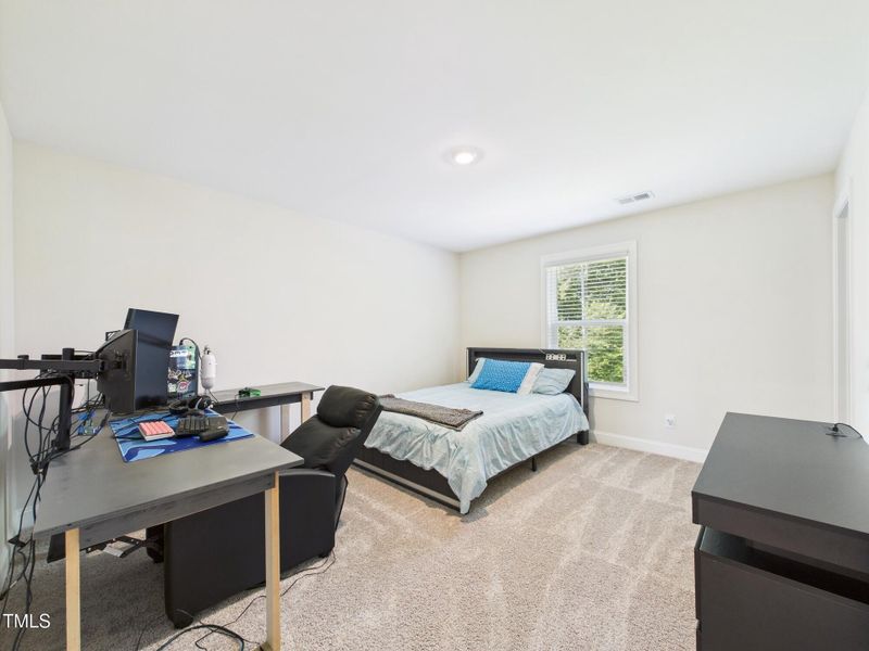 CAM01608G0-PR0104-STILL057