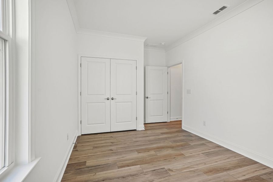 Spacious, unfurnished interior of a new home in Kinsdale, Lancaster (Image 23).