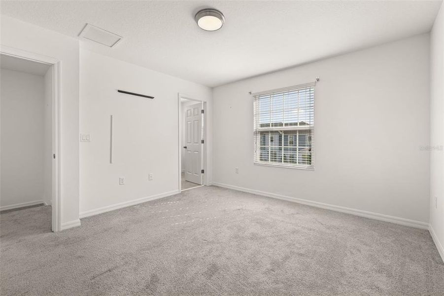 Spacious, unfurnished interior of a new home in , Davenport (Image 27).