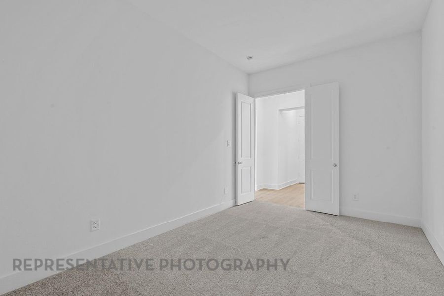 Spacious, unfurnished interior of a new home in Riceland, Mont Belvieu (Image 32).