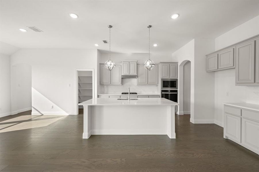 904 Meadowview- Kitchen-1 904 Meadowview- Kitchen-1