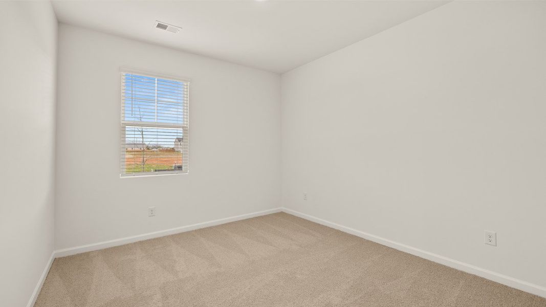 Spacious, unfurnished interior of a new home in Bridle Creek, Locust Grove (Image 26).