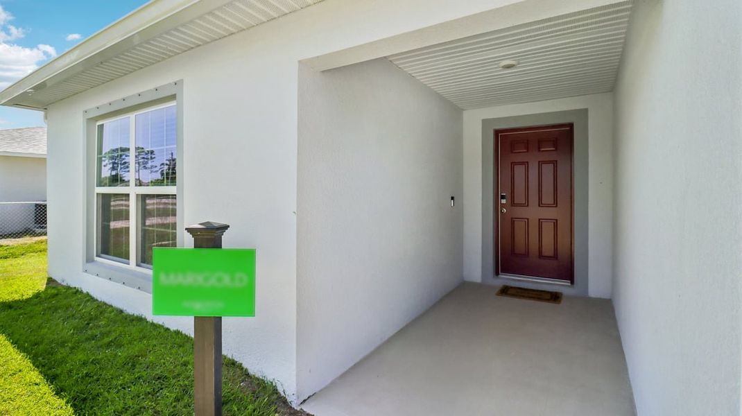 Representative exterior details of a home built from the Marigold by Maronda Homes in Vero Lake Estates, Vero Beach (Image 4).