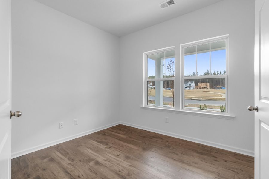 Spacious, unfurnished interior of a new home in , Ravenel (Image 19).