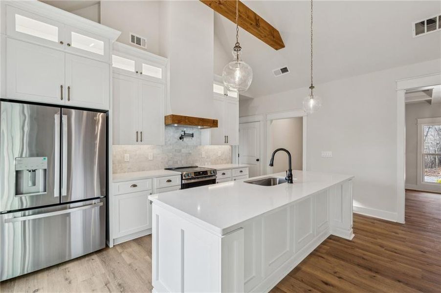 Furnished interior view inside a new home in , Dahlonega (Image 10).