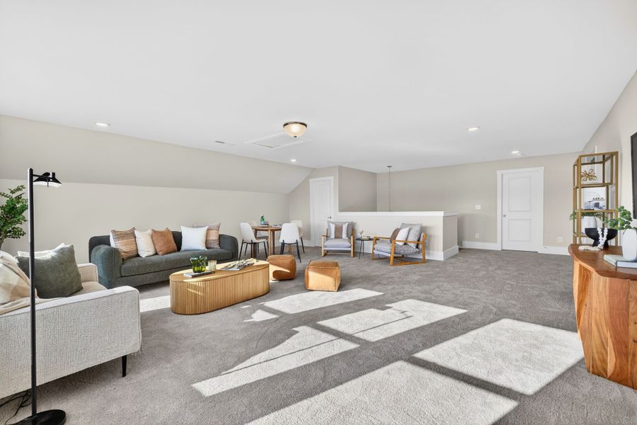 Furnished interior view inside a new home in Edgewater - Harbor Pointe, Lancaster (Image 27).