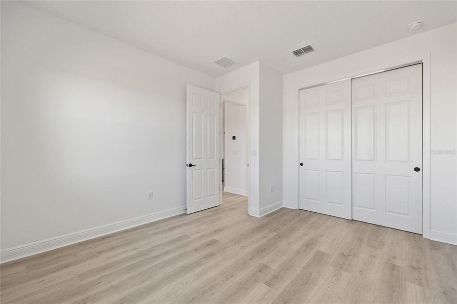 Spacious, unfurnished interior of a new home in , Ocala (Image 14).