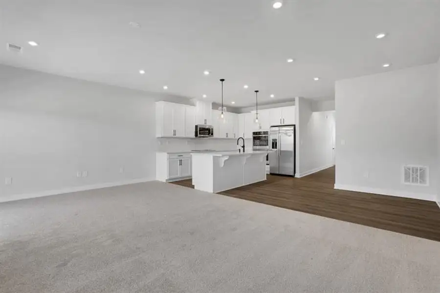 Spacious, unfurnished interior of a new home in Laurel Fields, Gainesville (Image 34).