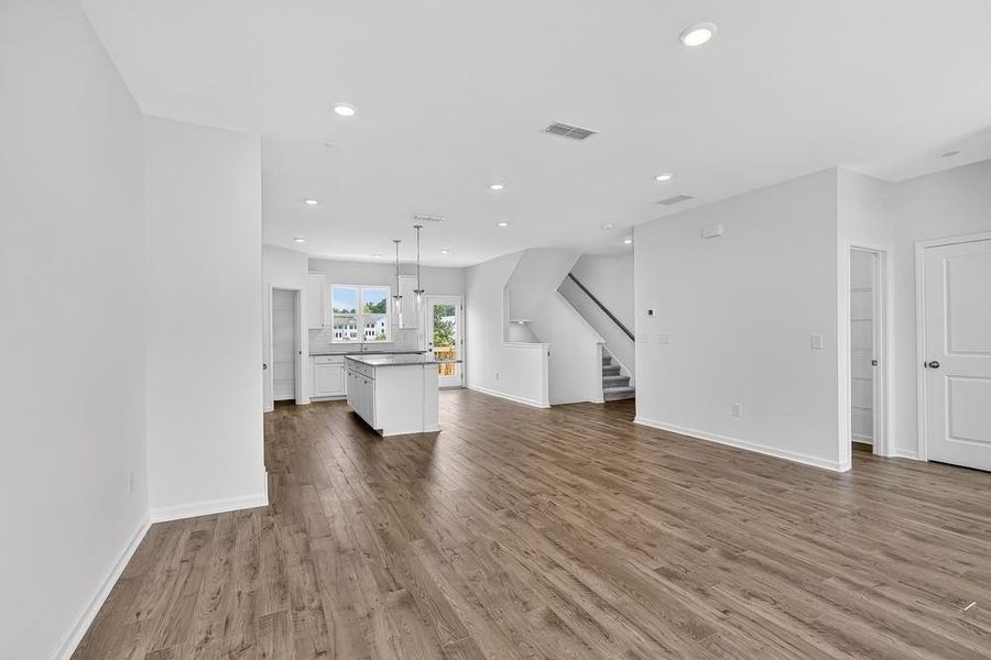 Spacious, unfurnished interior of a new home in Rosewood Farm, Lawrenceville (Image 36).