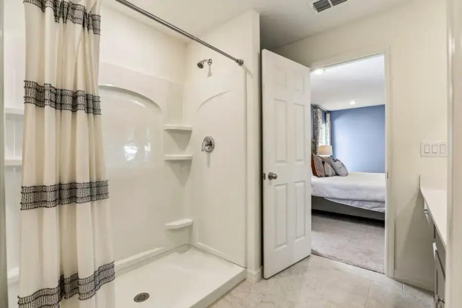 Furnished interior view inside a new home in Cape Coral, Cape Coral (Image 14).