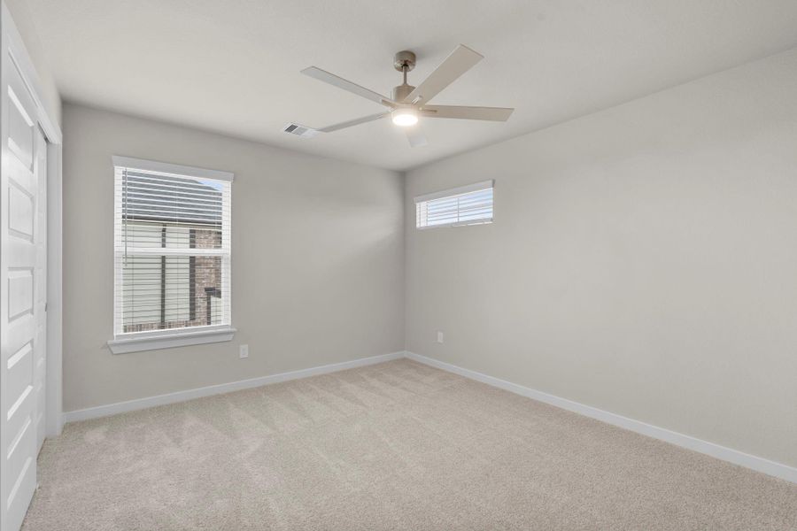 Spacious, unfurnished interior of a new home in Briarwood Crossing, Rosenberg (Image 24).