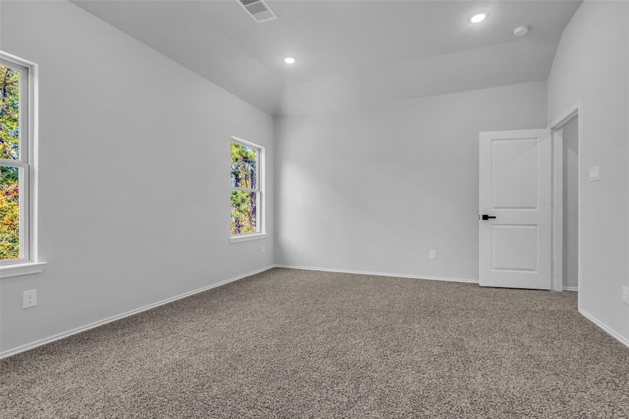 Spacious, unfurnished interior of a new home in , Cleveland (Image 31).