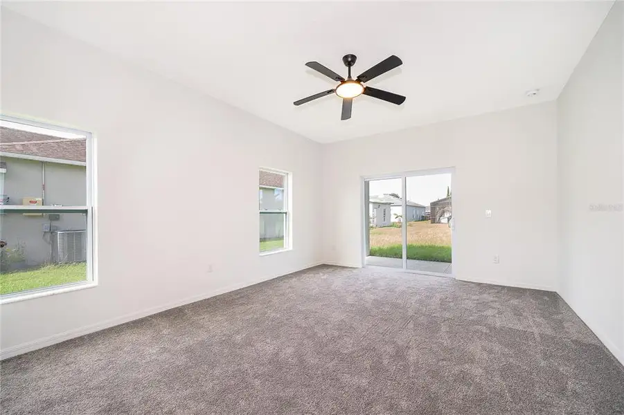 Spacious, unfurnished interior of a new home in , Kissimmee (Image 22).