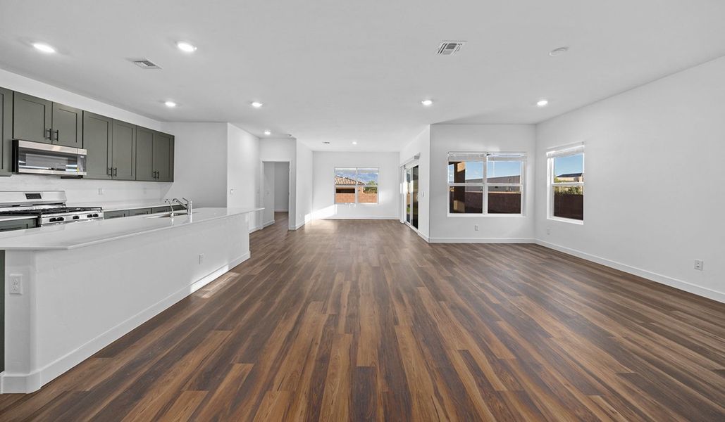 Spacious, unfurnished interior of a new home in Solterra, Green Valley (Image 21).