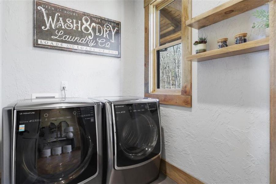 Close-up of interior finishes inside a home in , Mineral Bluff (Image 22). Close-up of interior finishes inside a home in , Mineral Bluff (Image 22).