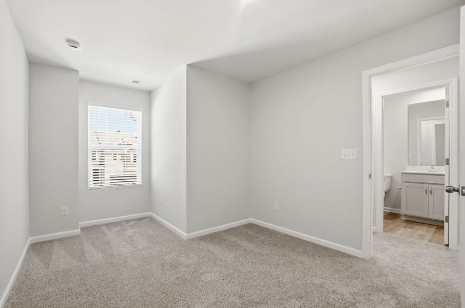 Spacious, unfurnished interior of a new home in Stonesummit at Reedy Creek, Charlotte (Image 20).